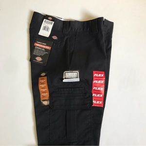 Men’s Dickies Cargo Pants, Regular Fit, Straight Leg.  Size 32x32